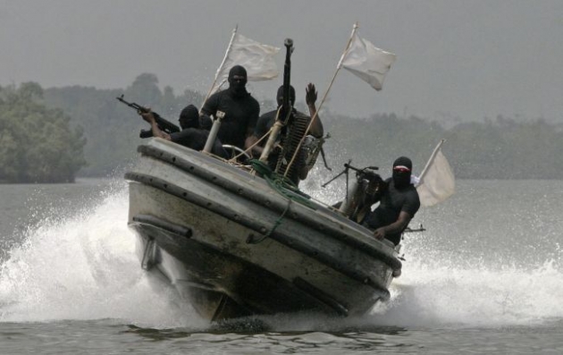 У берегов Африки пираты напали на судно, похищен украинец