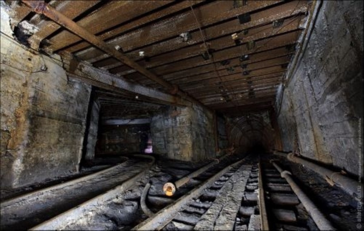 Почти все шахты Ахметова прекратили добычу угля