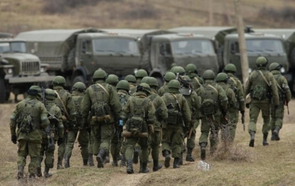 Путин приказал увеличить штатную численность российской армии