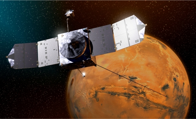 Зонд NASA чуть не столкнулся со спутником Марса