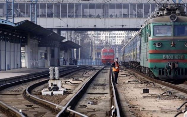 Украинским железнодорожникам ощутимо повысили оклады