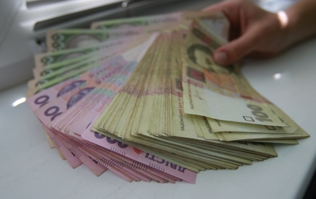 В казну вернули лишь 5100 гривен, украденных коррупционерами