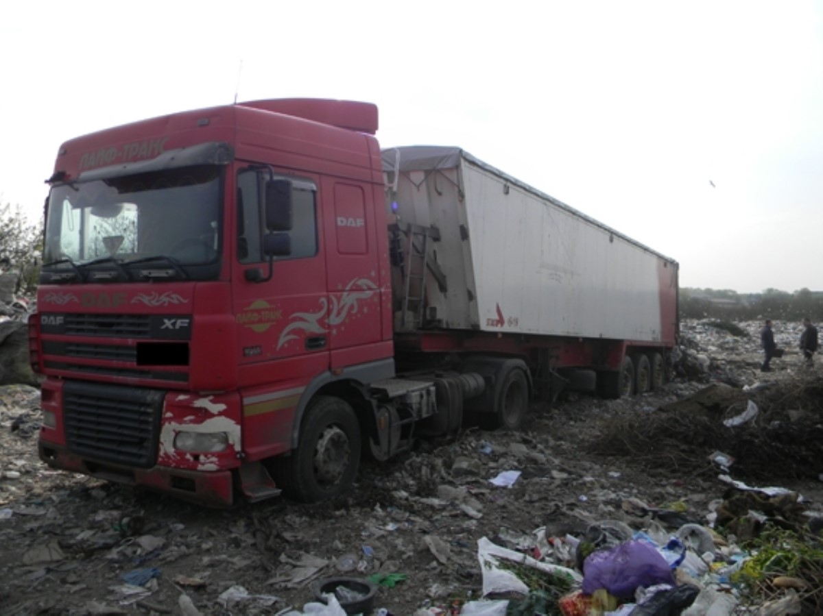 Львовский мусор пытались выгрузить в Житомирской области
