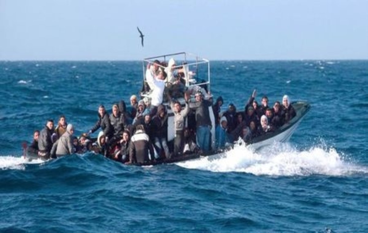 В Средиземном море спасли более 8 тыс мигрантов