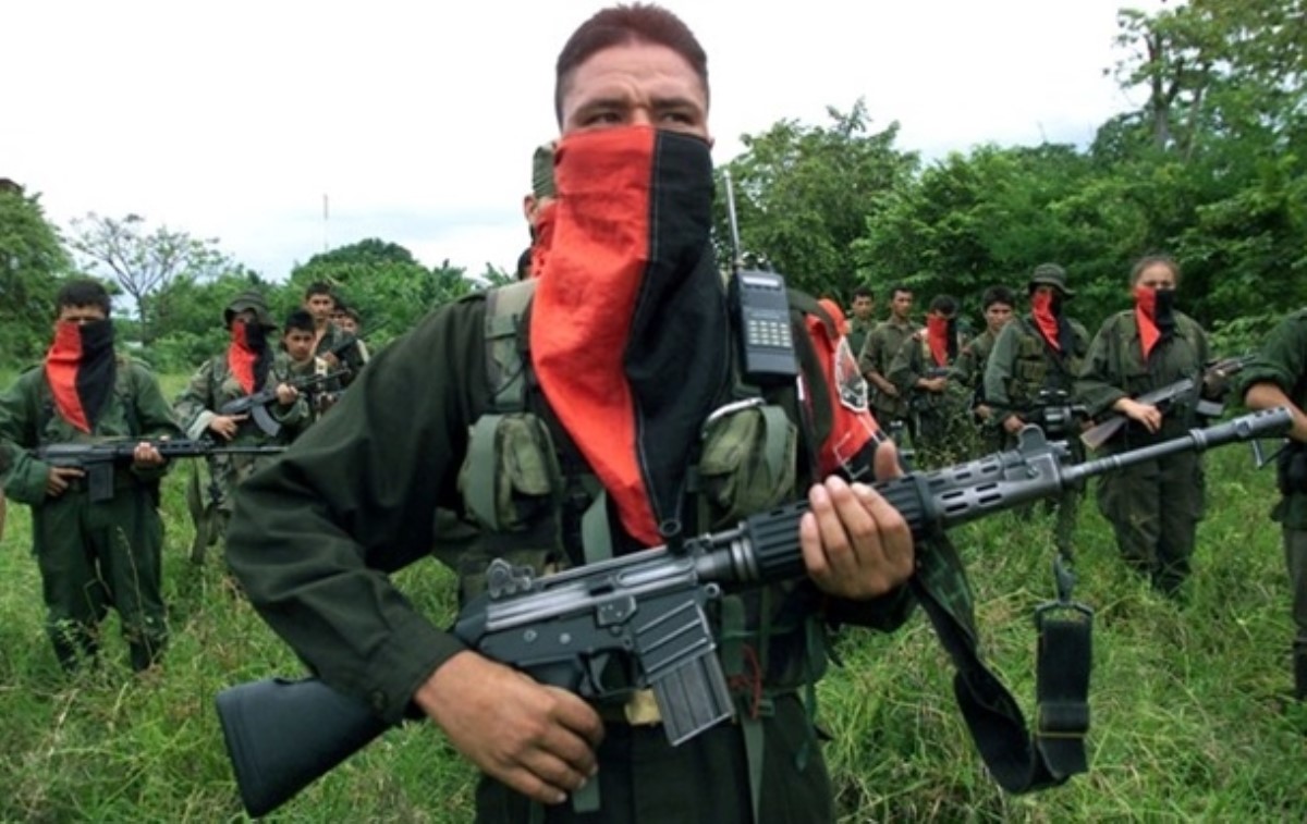 В Колумбии россиянин сбежал из плена повстанцев, отобрав у конвоя оружие