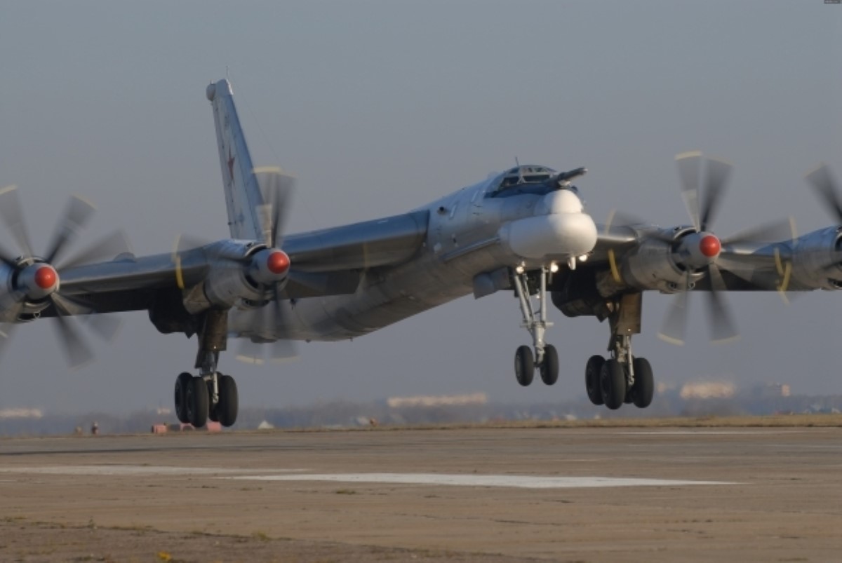 Российские Ту-95 несколько раз пролетали вдоль Аляски