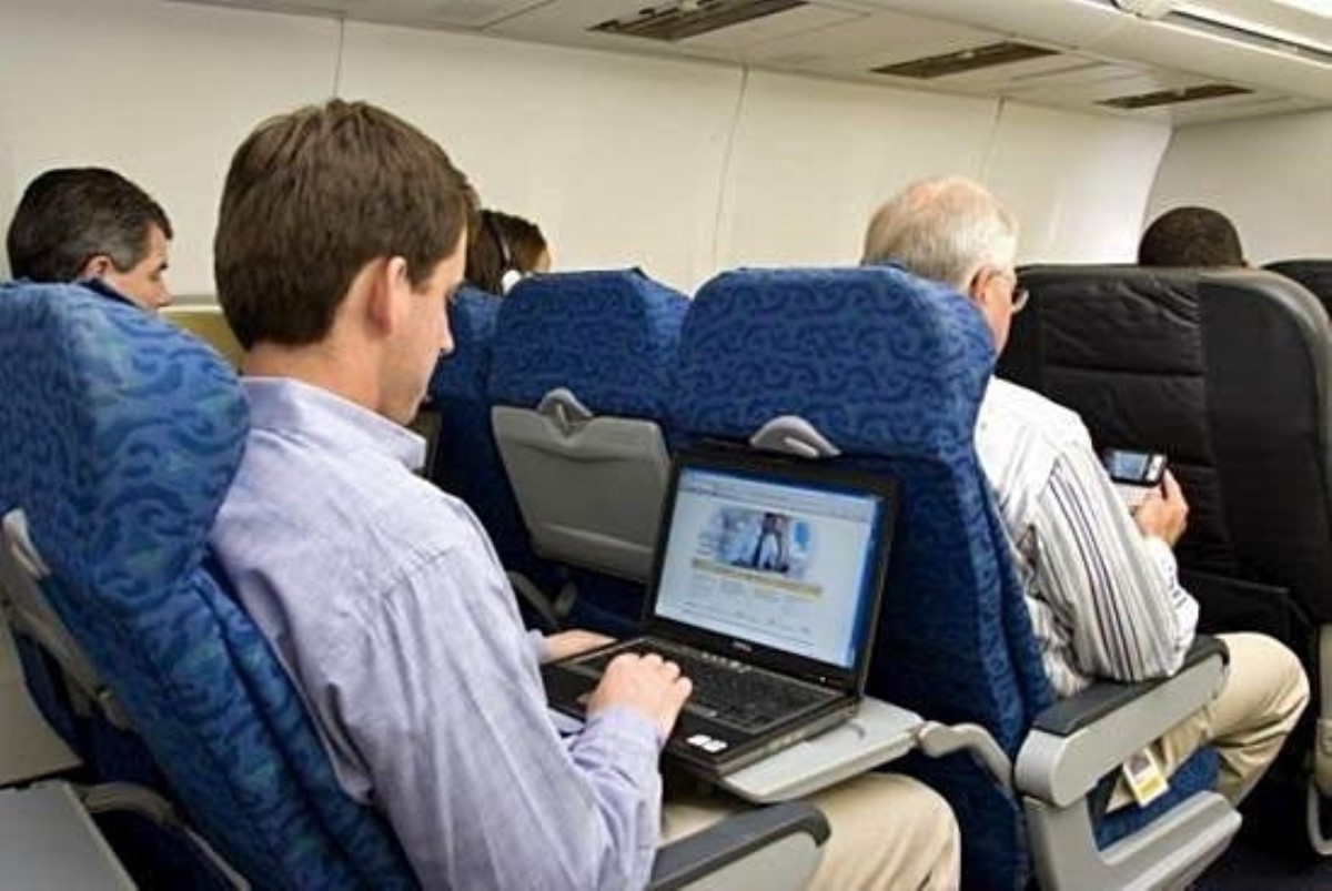 США запретят пассажирам провозить ноутбуки в салоне самолетов