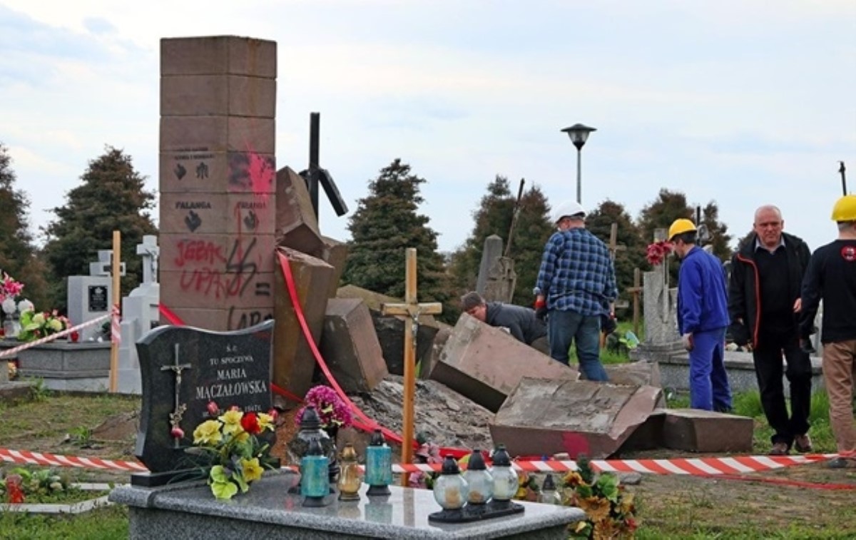 Киев прекращает легализацию польских памятников