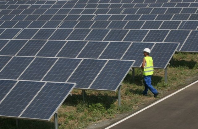 Летом планируют запустить в Чернобыльской зоне солнечную электростанцию