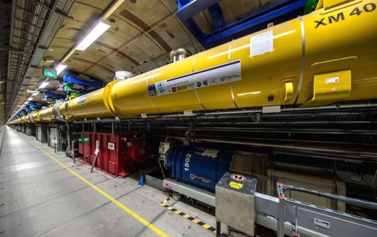Крупнейший в мире лазер произвел свой первый луч