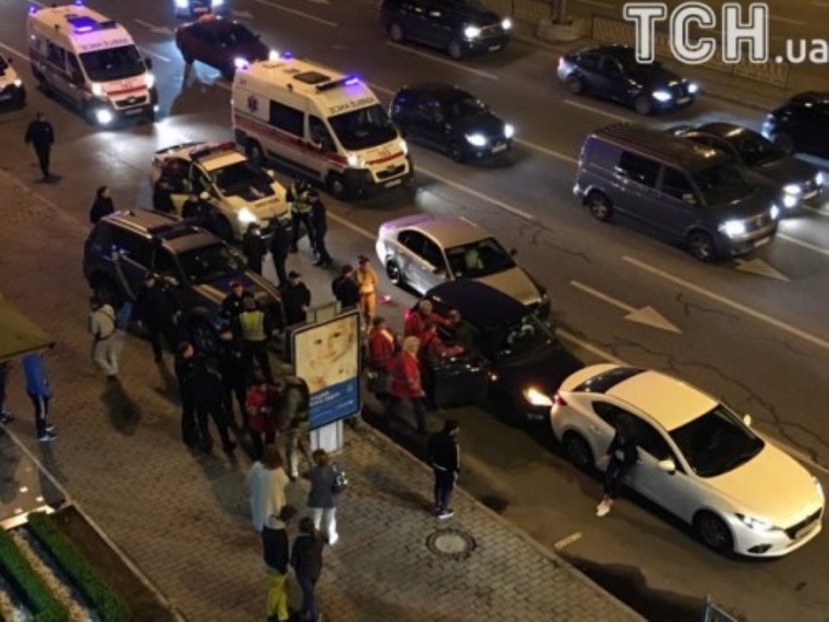 Убегая от полицейских, женщина совершила тройное ДТП в центре Киева