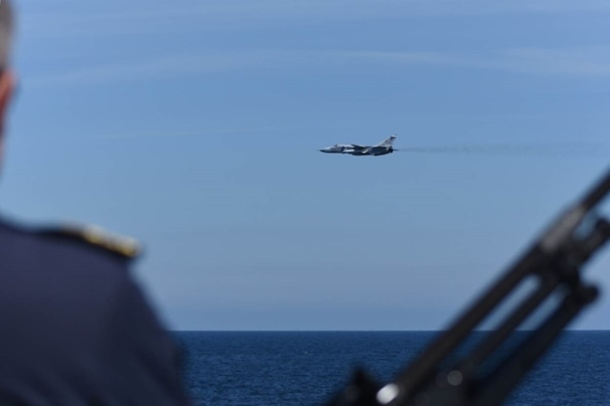 Истребители РФ пролетели рядом с нидерландским фрегатом