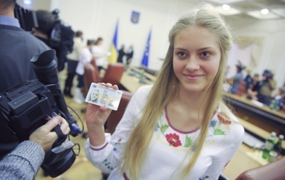 Турция открывает въезд украинцам по ID-картам