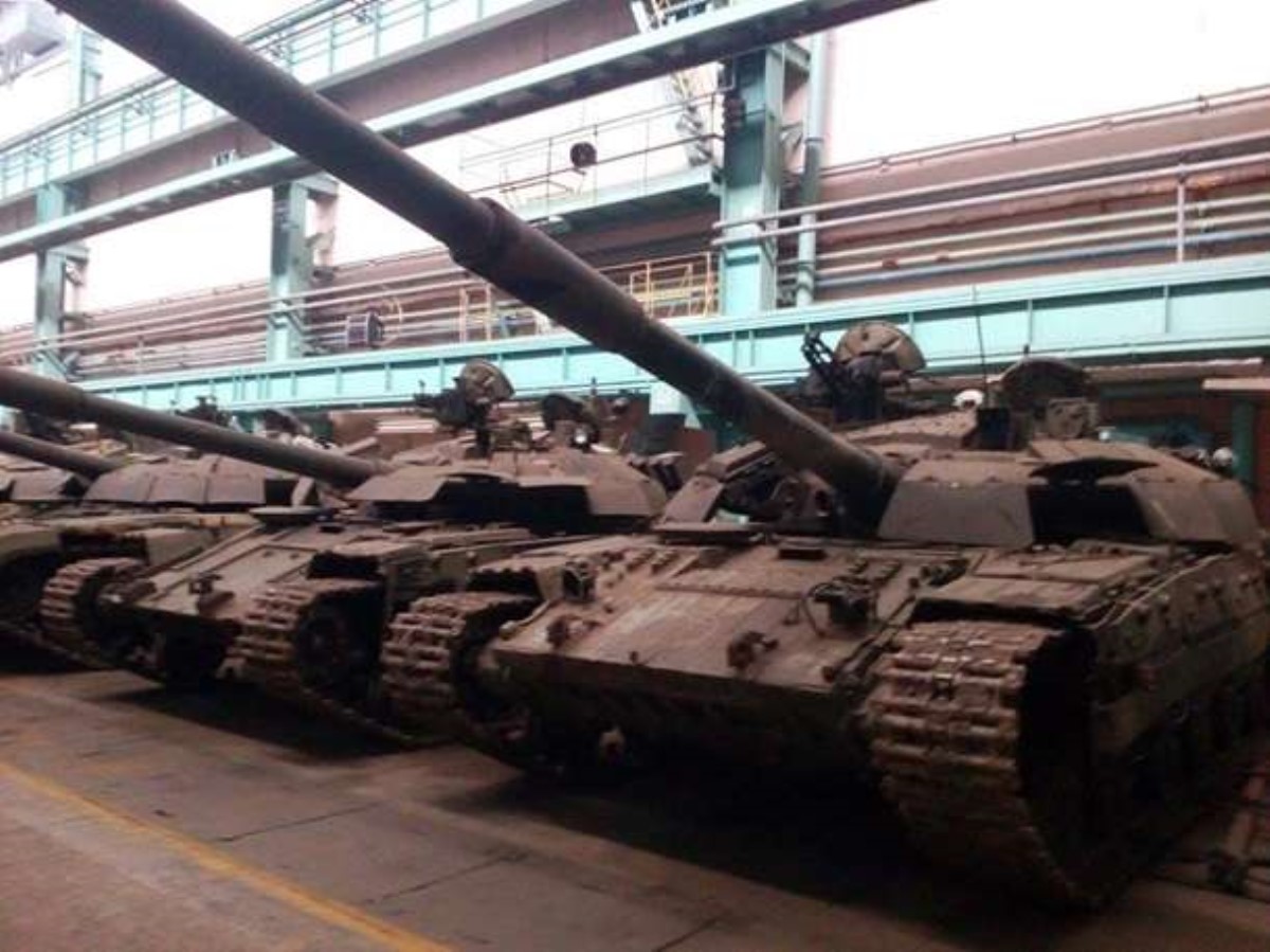 Завод имени Малышева передал армии 50 танков "Булат"