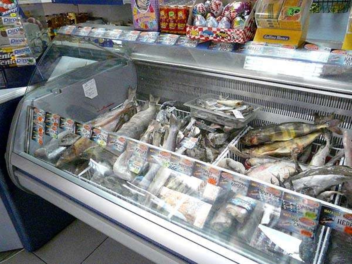 Отведав рыбу из супермаркета, в Киеве умер человек