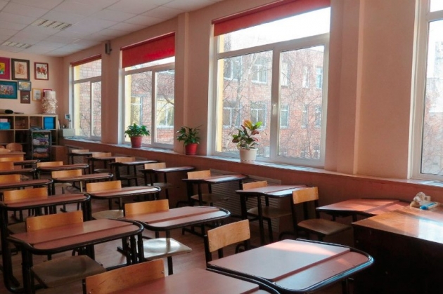 В Харькове семиклассница выпрыгнула из окна школы