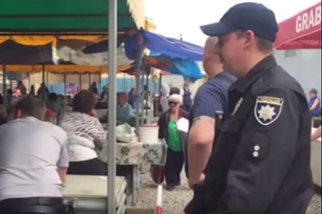 В Харькове на рынке боец спецподразделения полиции открыл стрельбу