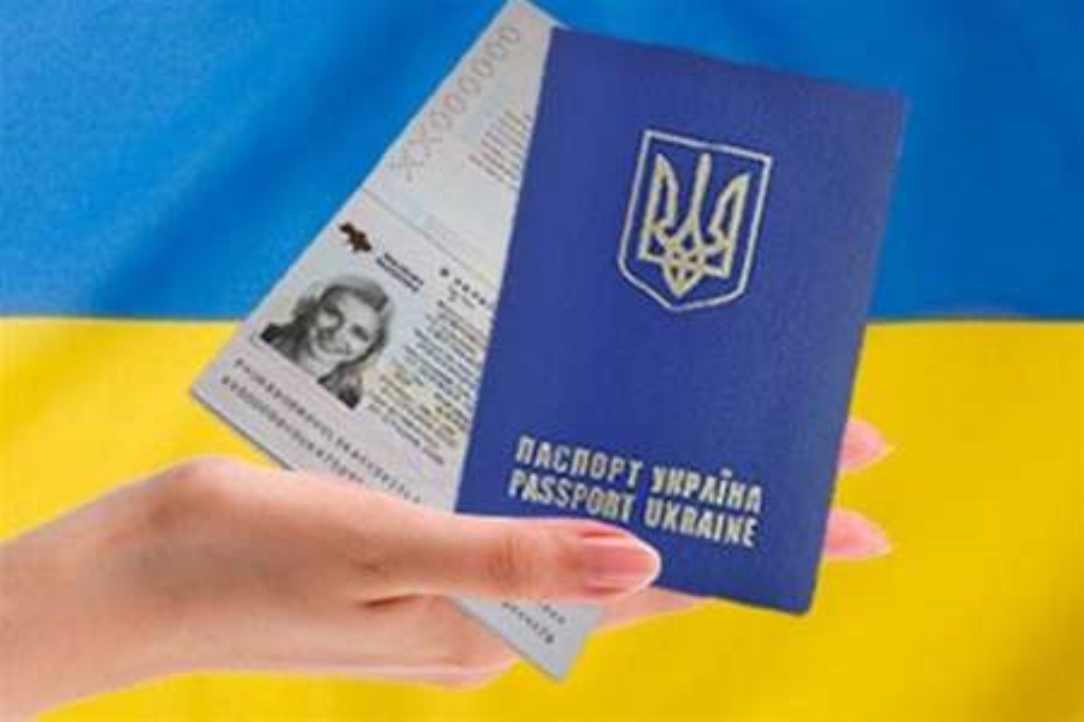 ЕС пошел против Порошенко в вопросе биометрических паспортов