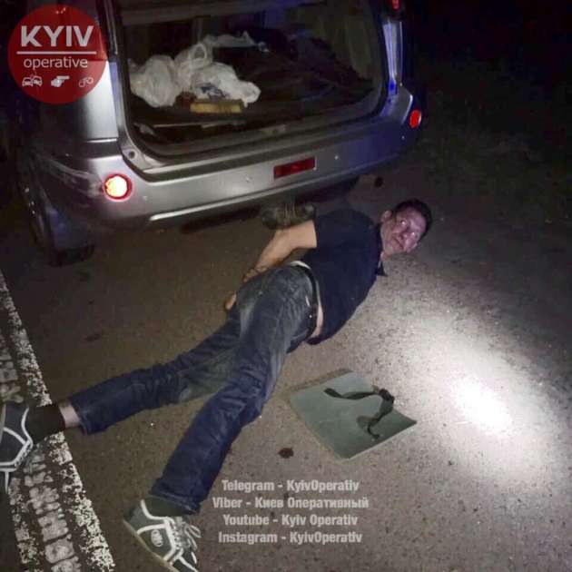 Граната и "Первачок": под Киевом пьяный в хлам экс-милиционер устроил "гонки" с полицией