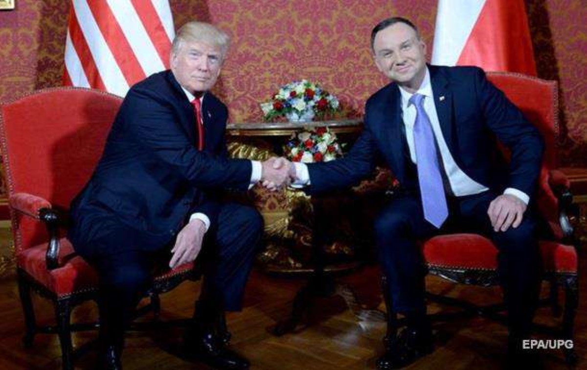 Трамп обсудил с Дудой проблемы Украины