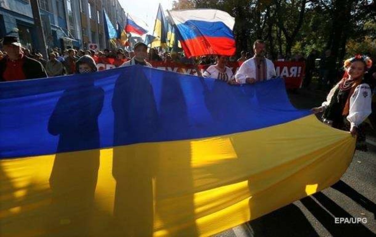 Украинцы изменили свое отношение к России