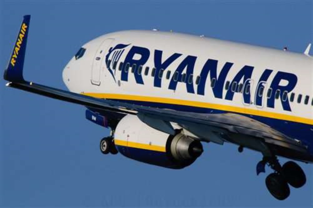 "Думал, что все рухнет": опубликовано видео экстремальной посадки Ryanair