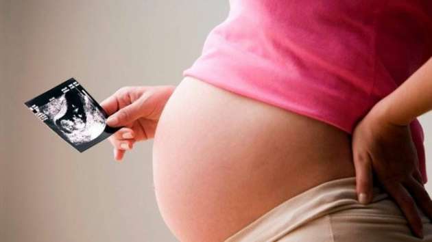 В Ростове беременная женщина показала свои «скрепы»