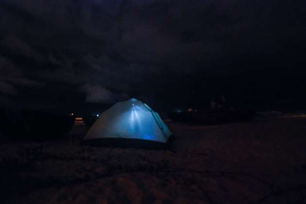 В Херсонской области "Jeep" наехал на палатку с отдыхающими