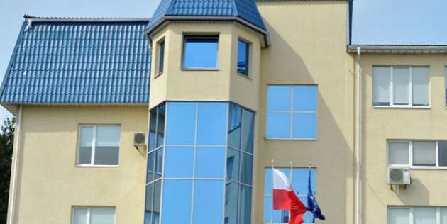 МИД Польши отреагировал на провокацию с петардами под стенами консульства в Луцке