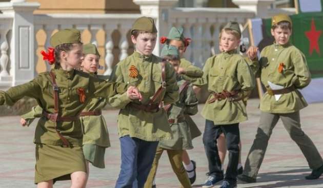 Крымских школьников насильно сгоняют в партизанские отряды