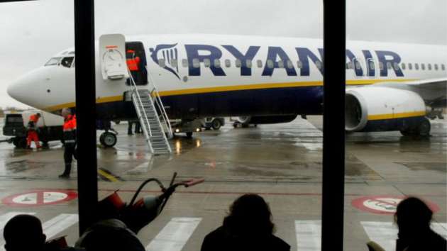 Ryanair в Украине? Компания Коломойского подала в суд