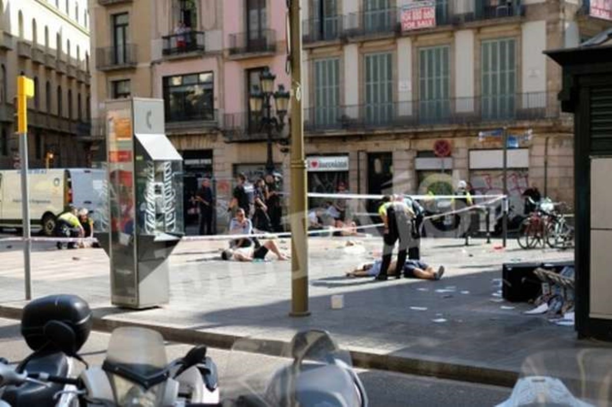 Іспанські ЗМІ публікують фото та відео з місця барселонського теракту