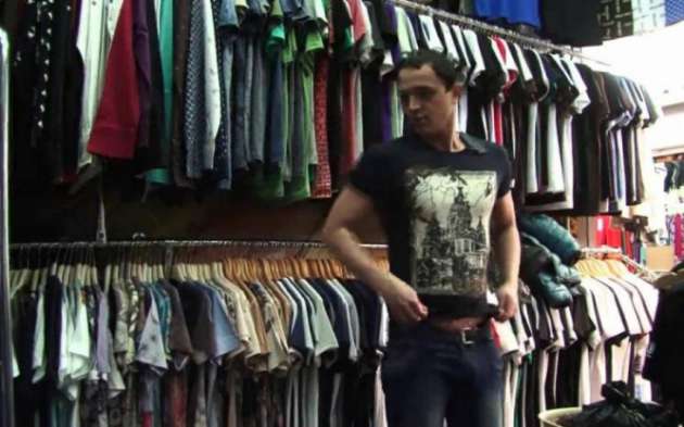 На крымских рынках появилась странная одежда