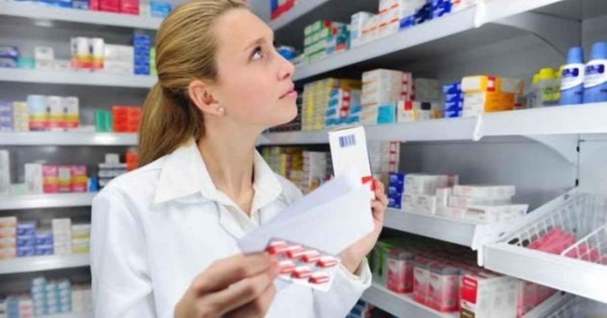 Коронавирус в Украине: масок нет, но аптеки предлагают альтернативу