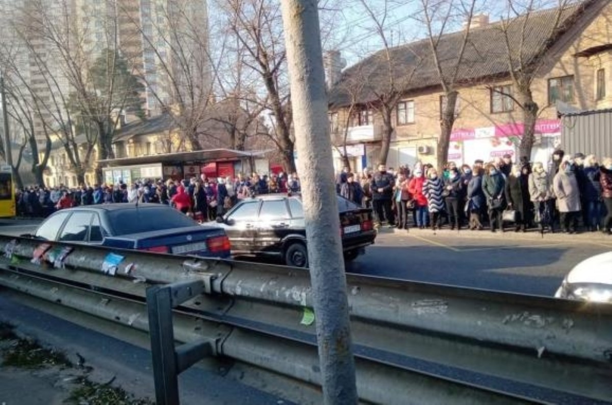 Украинцев массово отправляют в неоплачиваемые отпуска из-за карантина