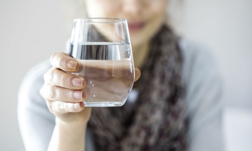 Эксперты сообщили, как влияет на здоровье стакан воды натощак
