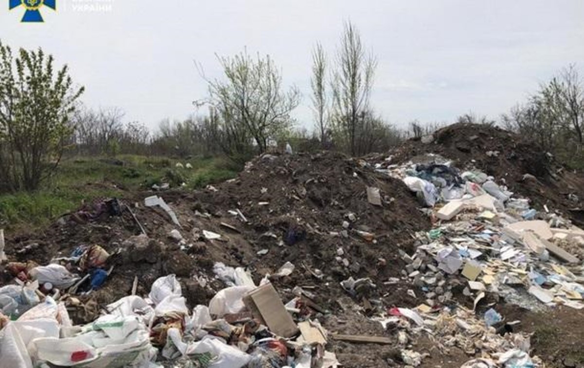 Дельцы вывозили опасные отходы на обычные свалки вместо утилизации