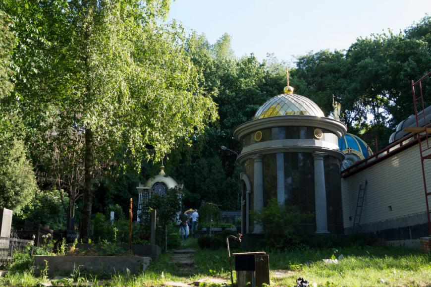 Усыпальница в центре Киева:  как и где похоронили отца Петра Порошенко