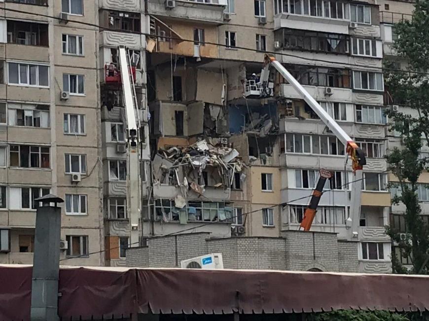 Взрыв в Киеве: дом может рухнуть в любой момент
