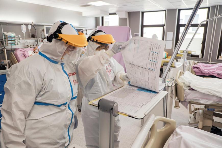 Третья волна коронавируса: украинские больницы готовят к приему зараженных