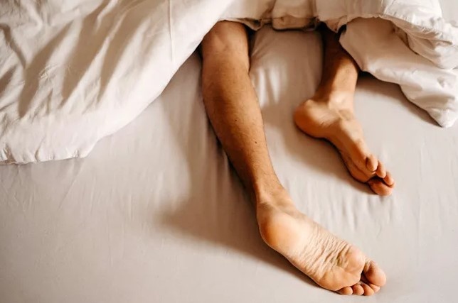 Что делать, если во сне сводит мышцы ног