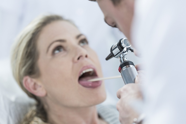 Белый налет на языке: когда нужно обращаться к врачу