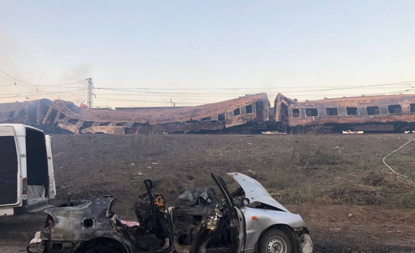 Россия ударила по поезду под Днепром, много погибших и раненых