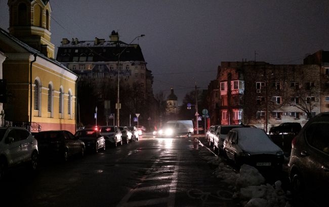 В "ДТЭК" назвали причину, почему не выключают свет в элитных районах Киева и области