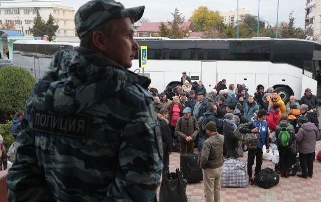 Оккупанты объявили эвакуацию жителей Каховки