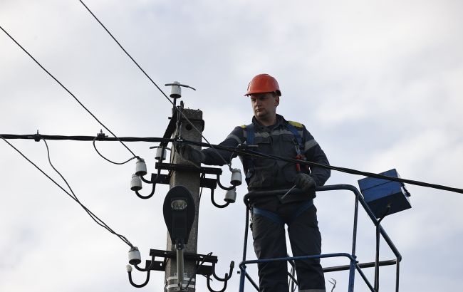 Луч света в темноте: когда в Украине прекратятся аварийные отключения электроэнергии