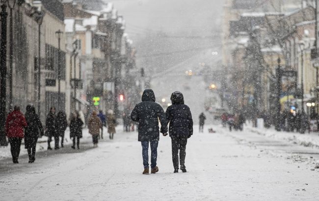 Синоптики рассказали о погоде на завтра: в каких регионах ожидается снег