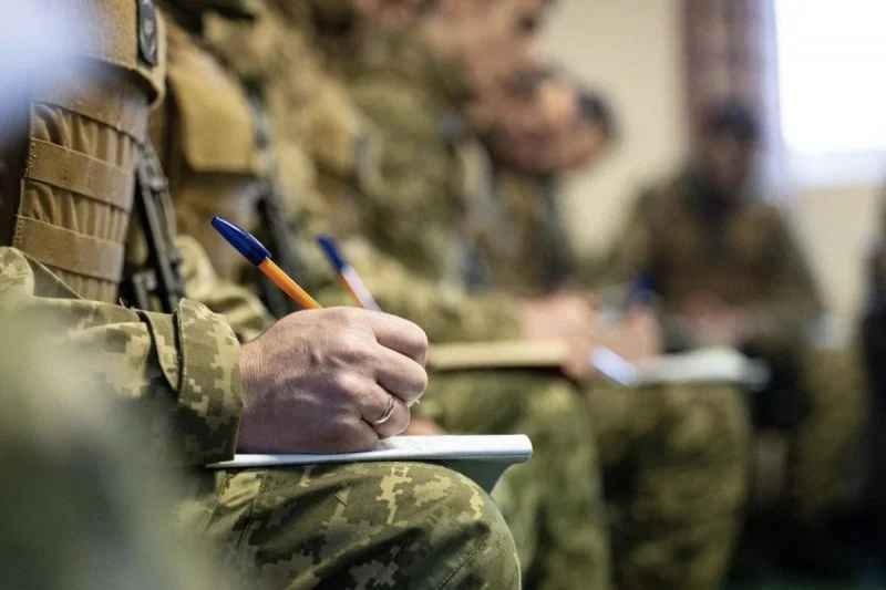 Мобилизация в Украине: повестки планируют вручать в мессенджерах, - нардеп