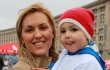 Клочкова показала, как учит двухлетнего сына кататься на лыжах