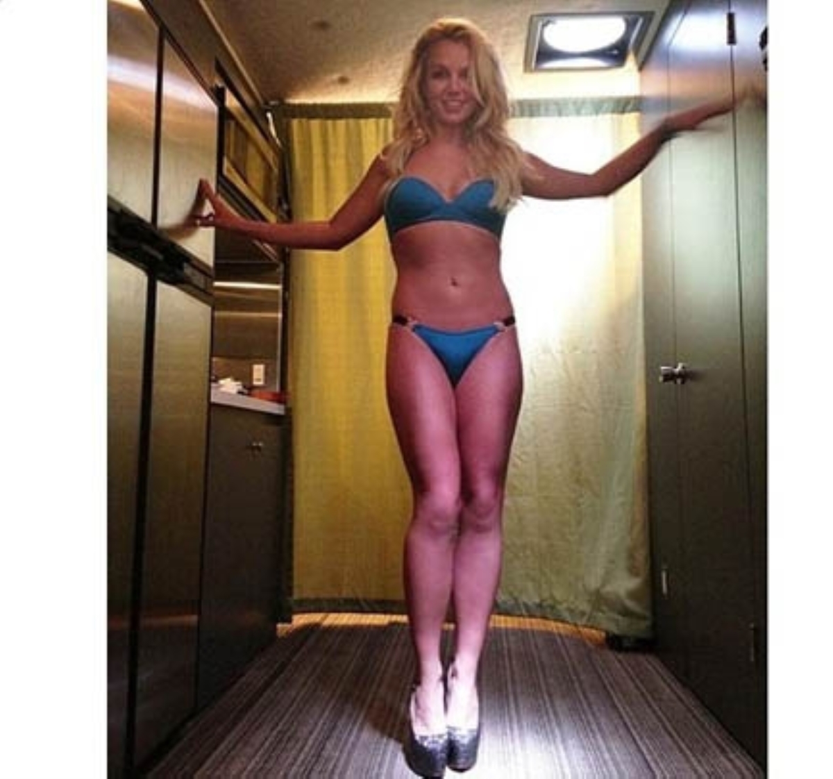 Бритни Спирс похудела и сфотографировалась в бикини. ФОТО